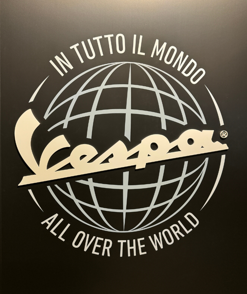 Logo vespa il tutti il mondo